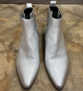 DOLCE VITA Size 7.5 Moto Booties