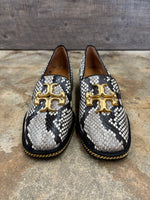 Load image into Gallery viewer, TORY BURCH Size 6 Loafers
