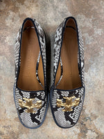 Load image into Gallery viewer, TORY BURCH Size 6 Loafers
